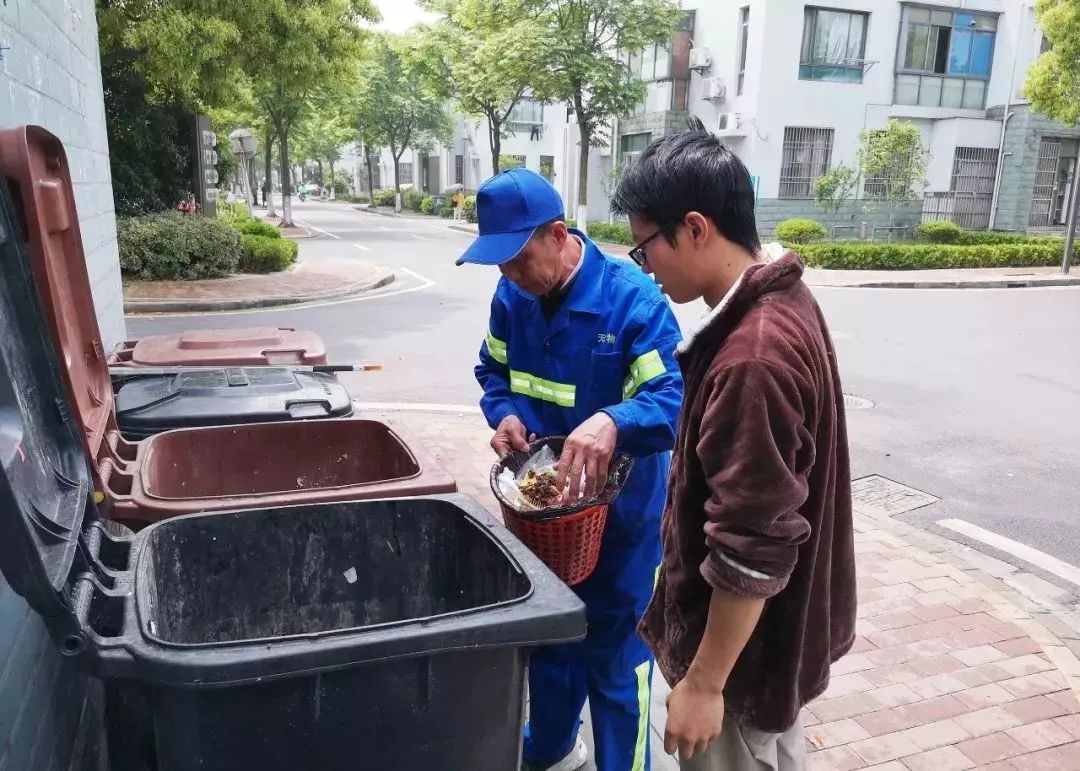 小区整洁的环境让人心情愉悦,小区环境真好看图片