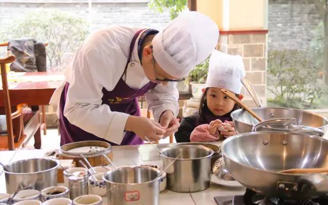大熊猫铲屎官,都江堰熊猫谷铲屎官报名