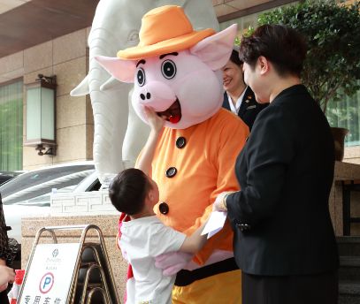 点亮一盏灯爱心再传承｜确认过眼神，这样的酒店才值得遇见