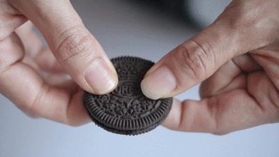 绝交！六一节竟然送我香菜薯片、虫子和卫生巾？