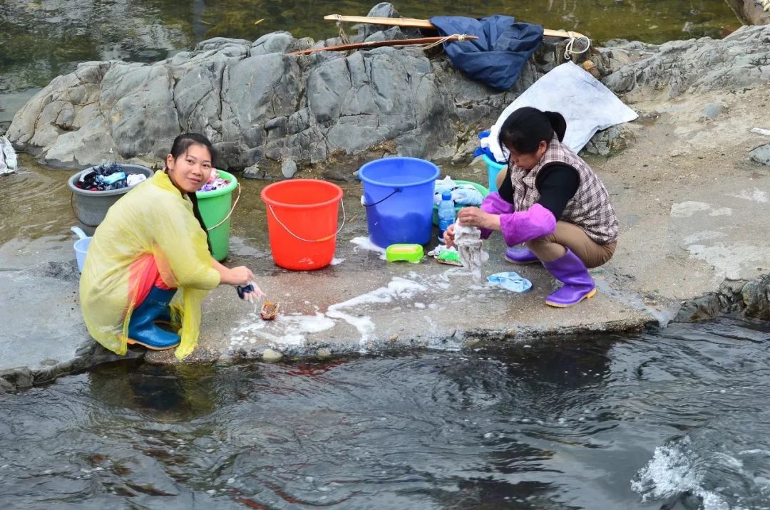 袜子裤装可以一起洗吗,袜子和裤袜能一起洗吗