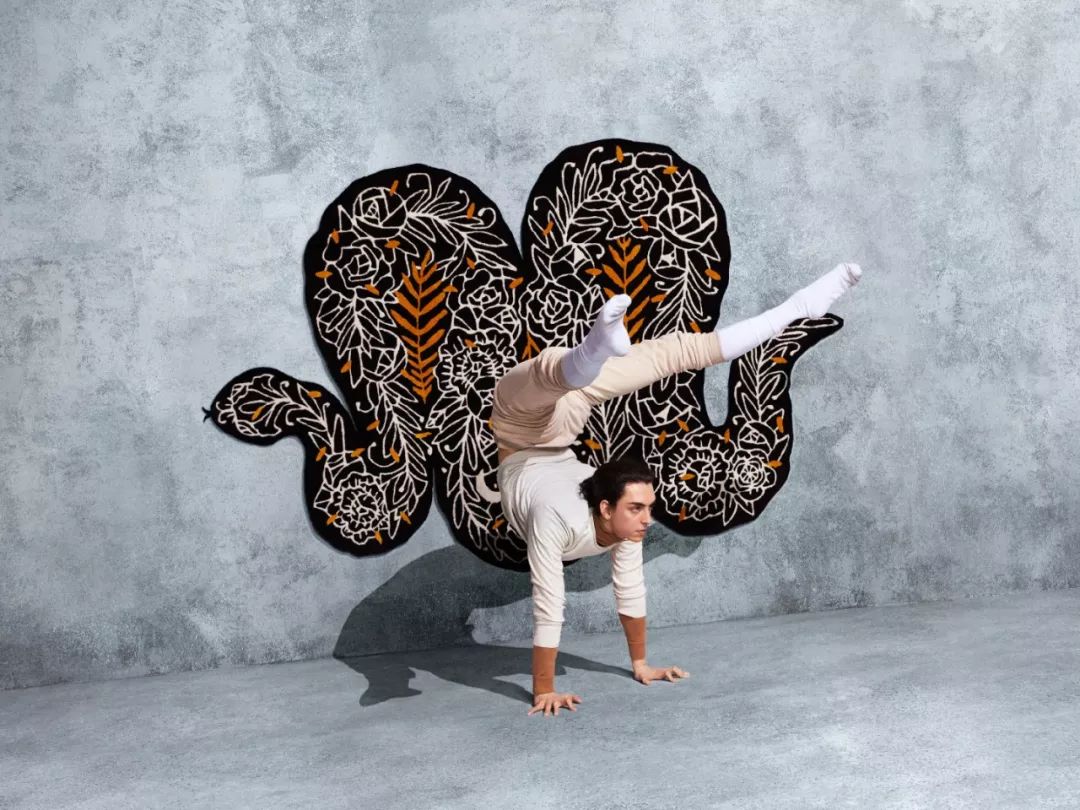 kaws优衣库2021补货,优衣库kaws联名t恤穿搭