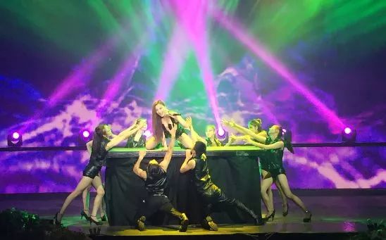 巽寮湾主题魔幻大剧《巽•秀》广受热捧