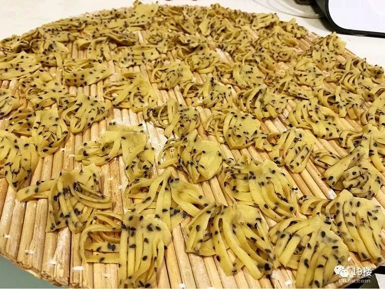 粽子捂脸流泪,鲜肉粽蛋黄粽