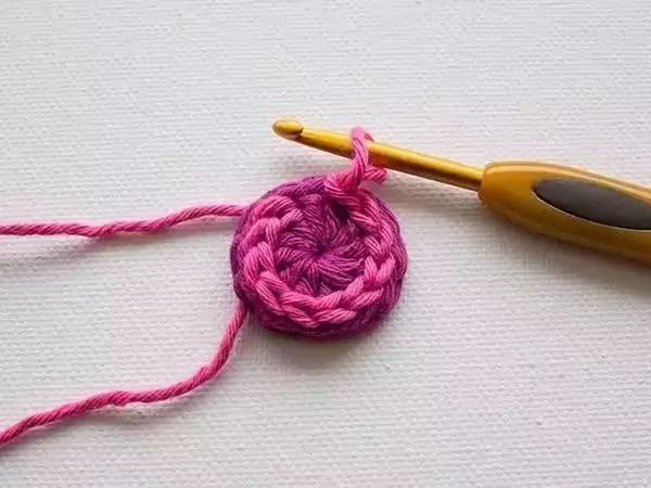 毛线纽扣的编织方法,漂亮又简单教你做毛线纽扣