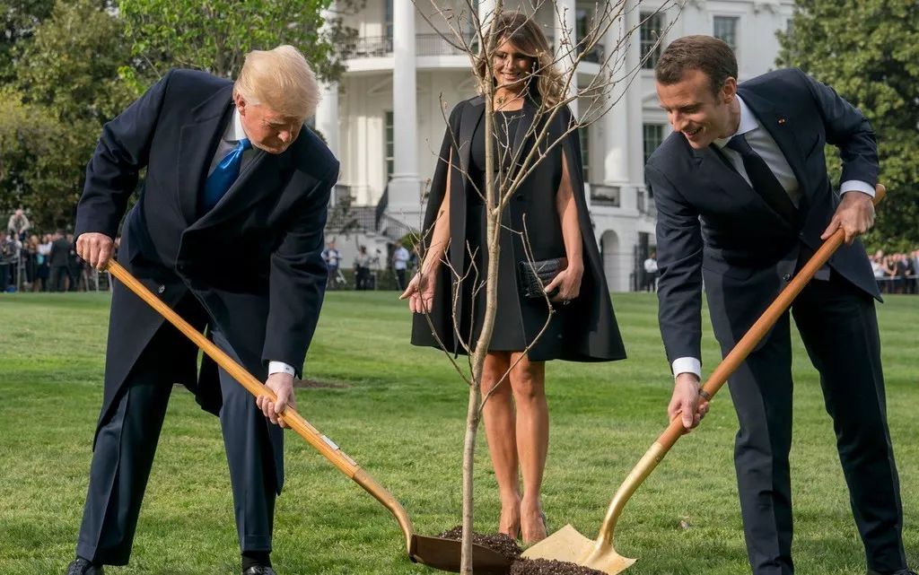 每天3分钟尽览天下事（河南3岁女童不慎掉入下水道被水冲走/郑州“小升初”民办初中和跨区今天开始报名）