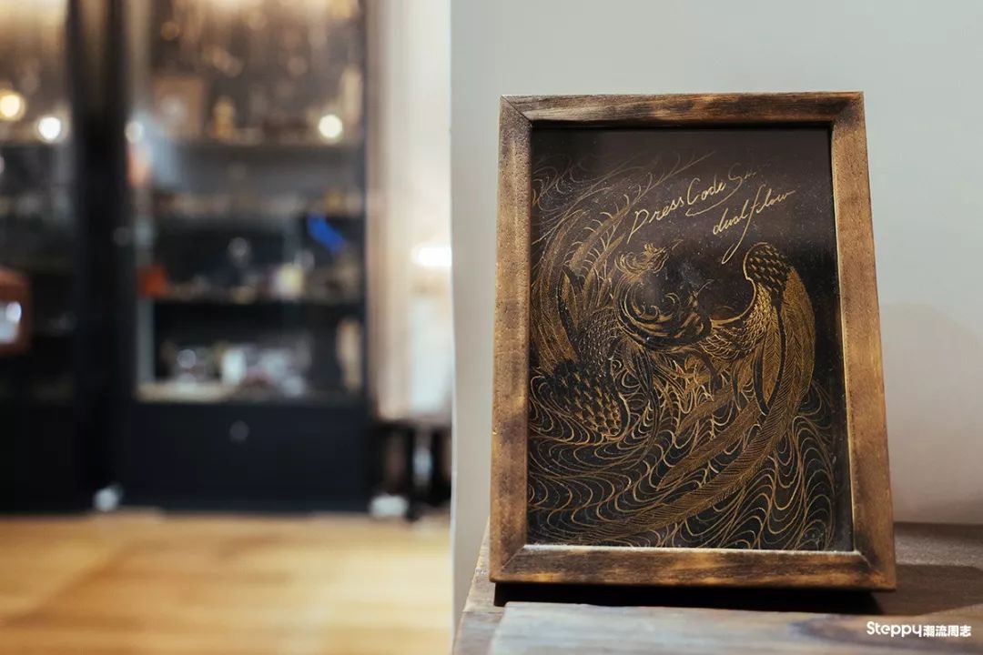 当你拿称重算钱的银饰比较之后，你就知道手工银饰贵在哪里