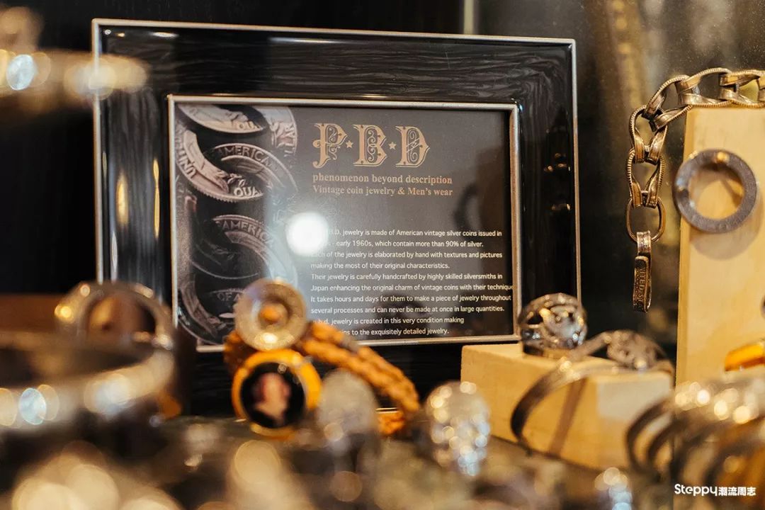 当你拿称重算钱的银饰比较之后，你就知道手工银饰贵在哪里