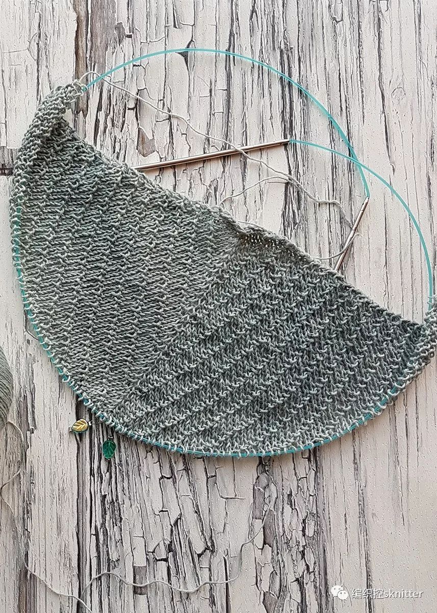 钩针三角蕾丝镂空披肩,孔雀羽三角蕾丝披肩详细教程