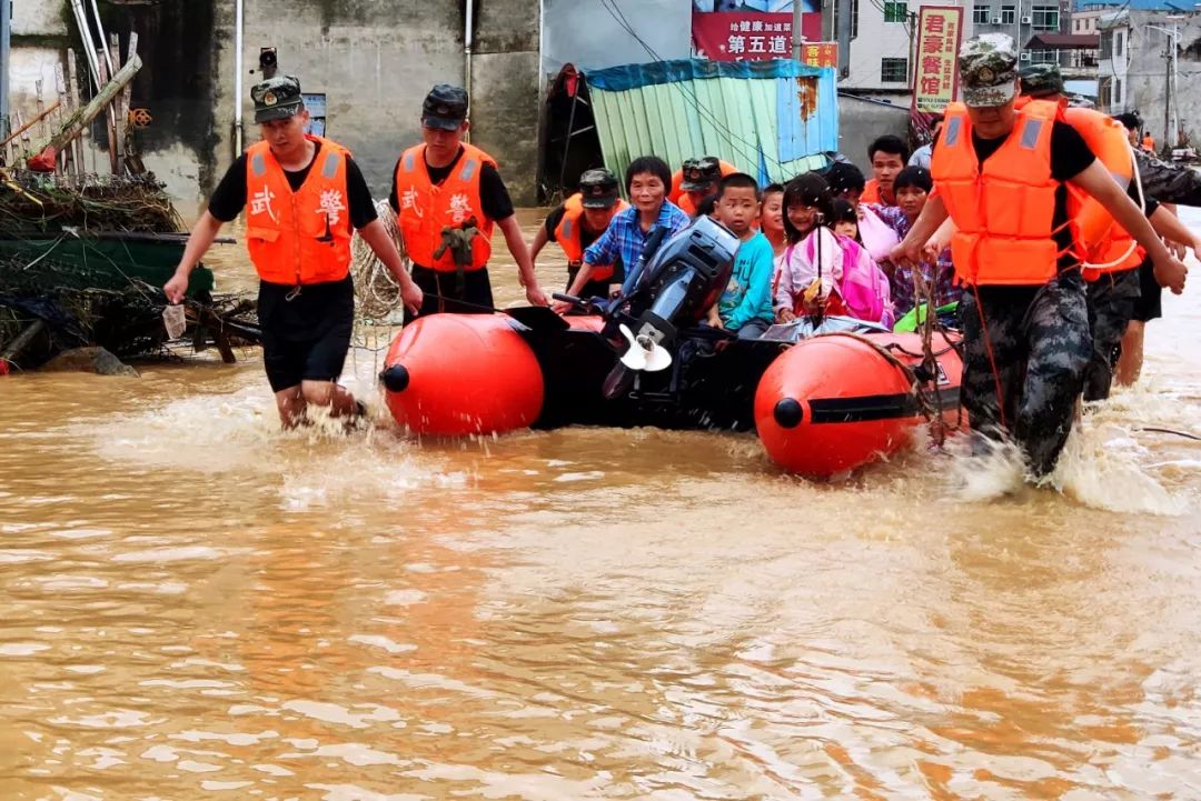能不能不把脸拍进去，别让我妈知道是我的脚。