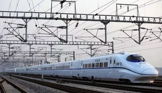 暑运首个高峰将至外出购票,暑期火车票开售时间