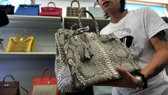 代购奢侈品包包造假,揭露奢侈品海外代购造假