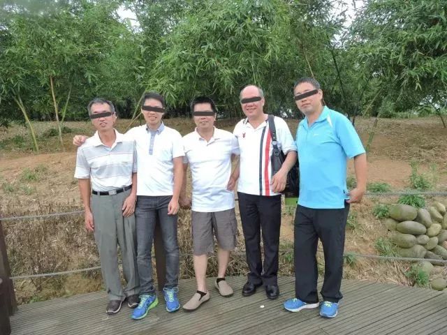 中国老板穿衣搭配冬装,当代老板的穿搭风格