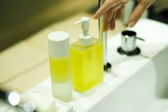 看好你的男朋友！温哥华超多伪素颜心机女！烈日下不脱妆还越变越美