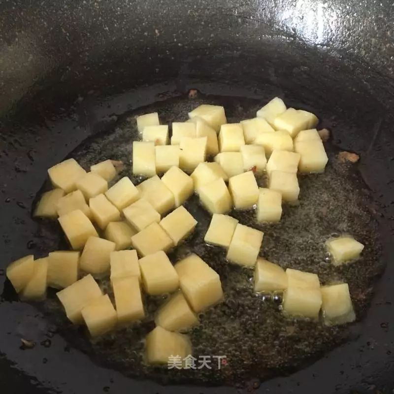 10分钟搞定的懒人焖饭有肉有菜 (懒人焖饭一锅就搞定重点是巨好吃)