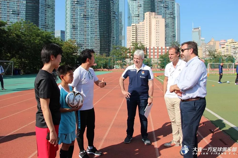 中国青训与国外青训,蓝队青训国青