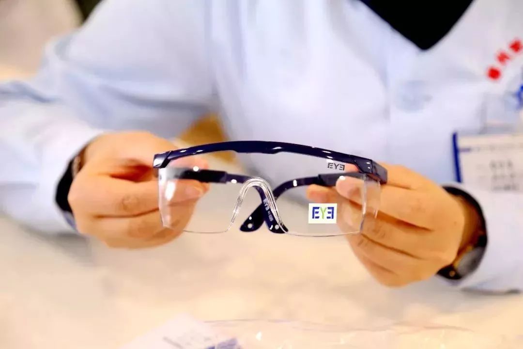 柳州人注意！怕眼镜拉低颜值？要不要做近视手术？他们这样说…