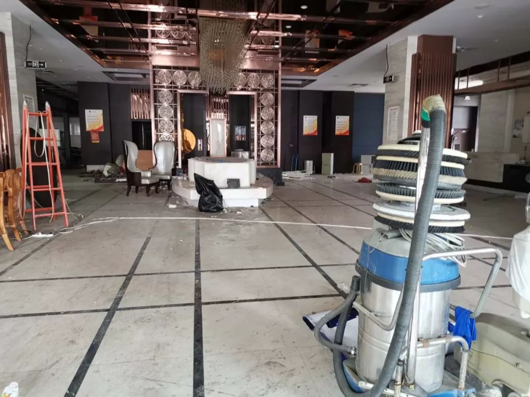 道里“最大洗浴中心”突然关门，有顾客储值卡还剩6000多元丨商家称已投350万进行退费