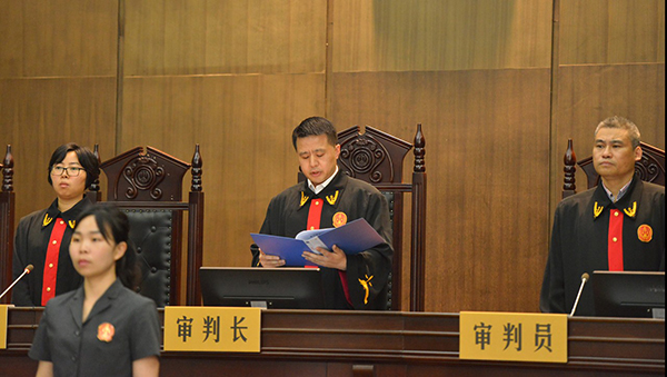 刑满释放杀狱警刺伤法官案,重庆杀害狱警