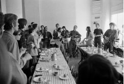 *兽禽**!12岁的女孩们每晚被不同的男人性侵,还排轮班表!