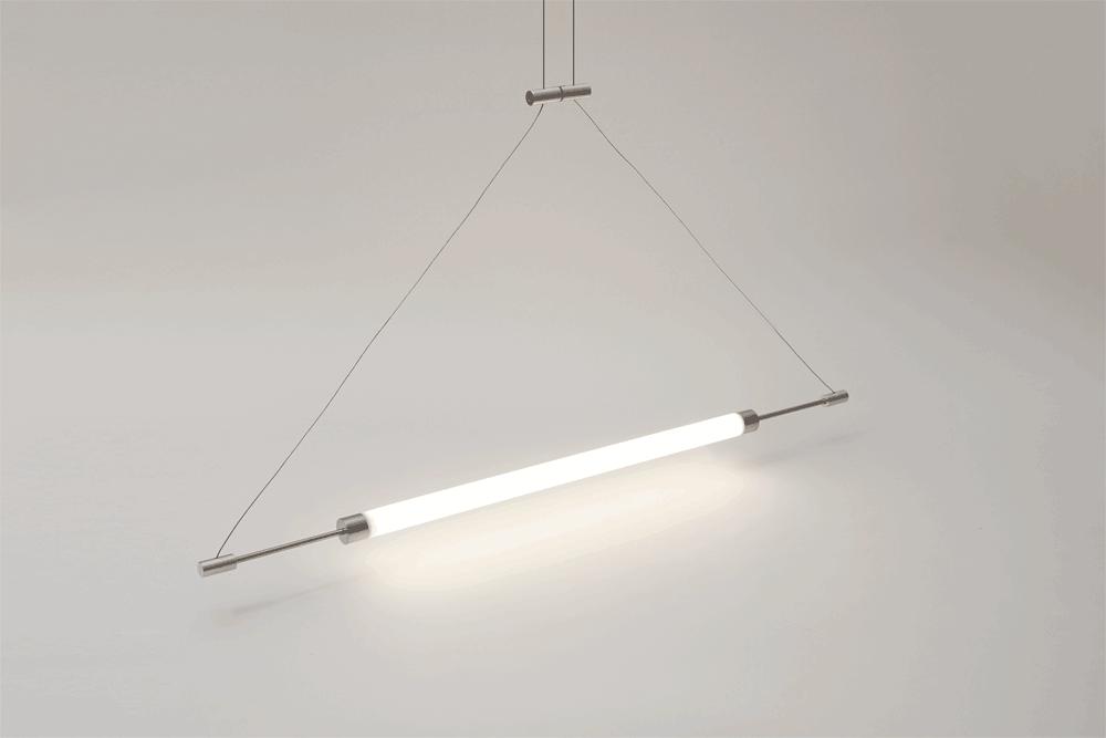 他从“马扎”中获得灵感，设计的灯具从米兰火到杭州……