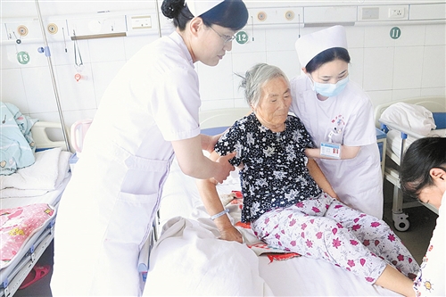 用心守护银发健康,关爱骨病关爱健康