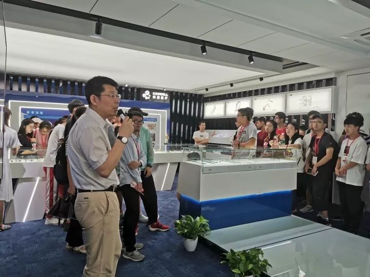 与先进制造业企业零距离浙师大“校企直通车”驶入金华开发区