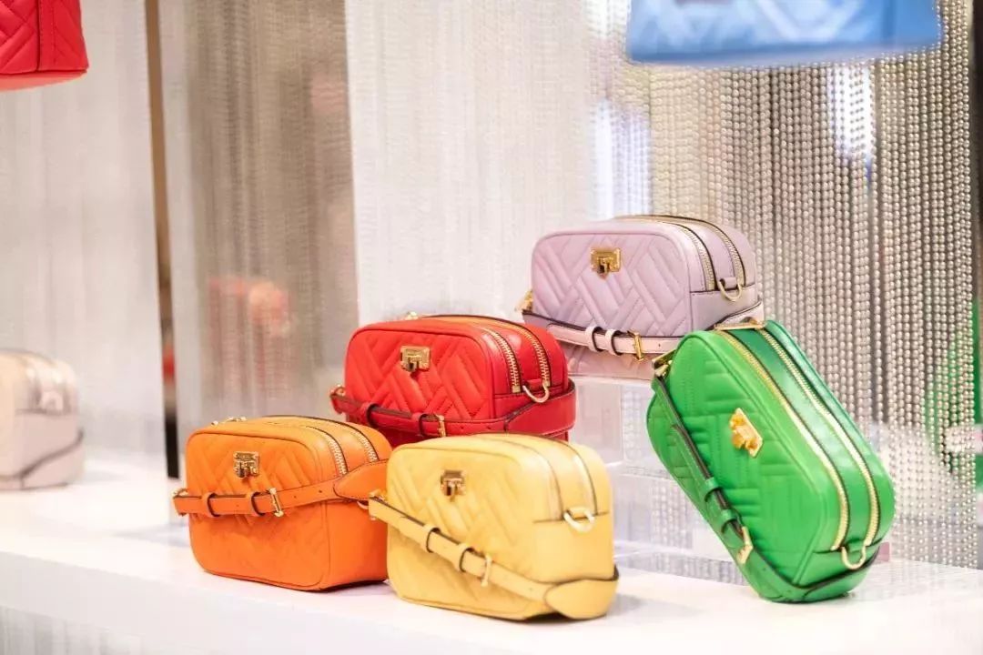 耐克，匡威低至4折再享折上折！人气品牌第二件折上5折！年中大促，嗨购10天，来杉井随便买