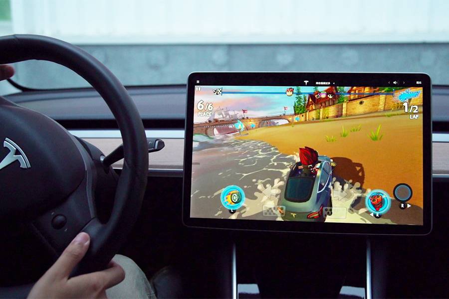 特斯拉免费的辅助功能,特斯拉越狱