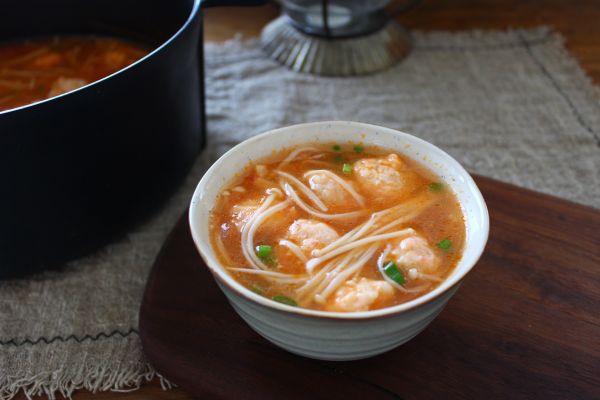 番茄浓汤虾滑饭,冬日番茄虾滑煲