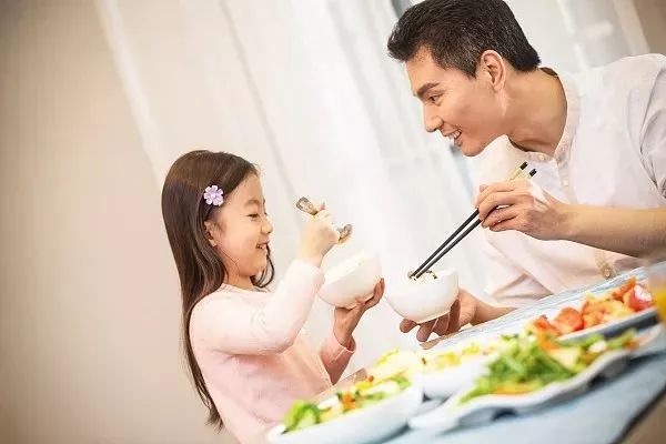 在爷爷家住一住就是10年泣不成声,在爷爷家住