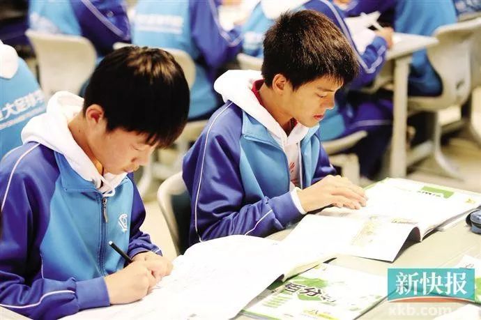 恒大足校全面复训复学免费培养,媒体聚焦高质量教育的高明探索