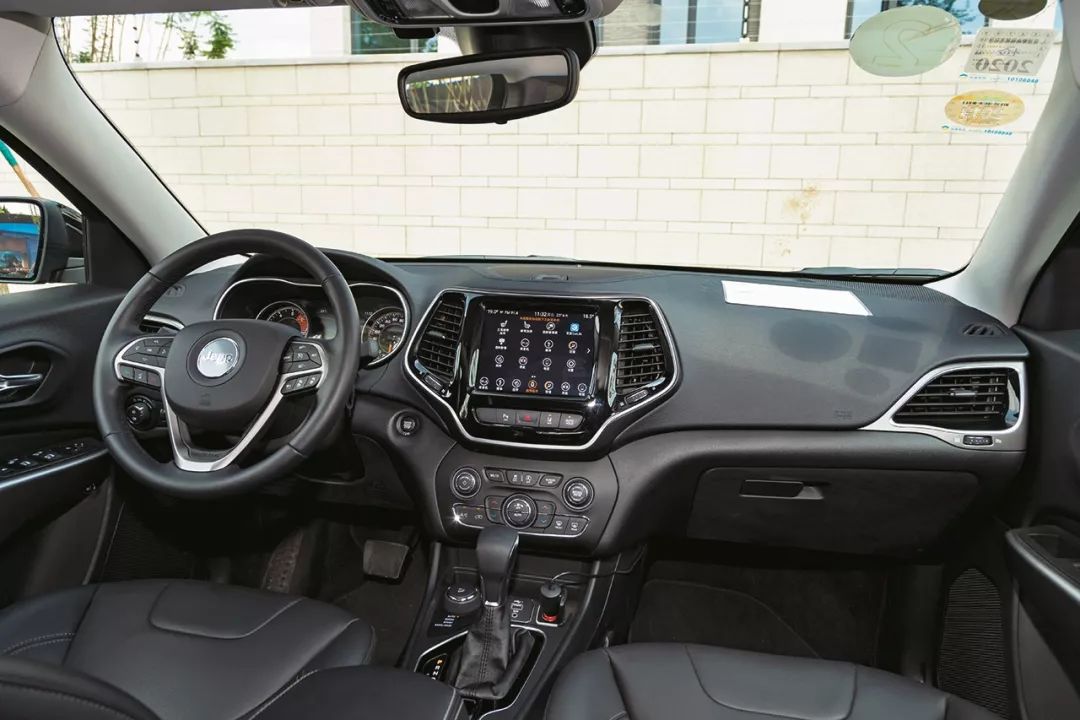 2020款jeep自由光试驾,jeep性能版自由光