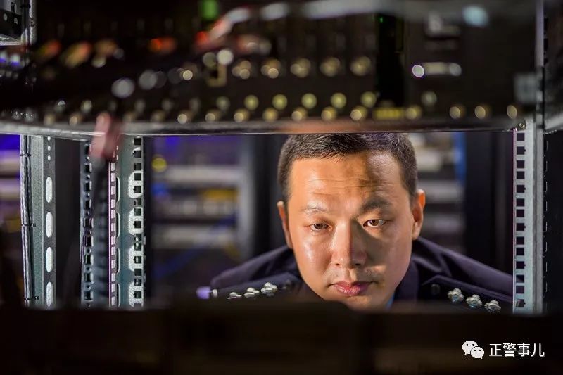 两个警界学霸级“码农”，多次拒绝百万年薪，原因竟然是.......