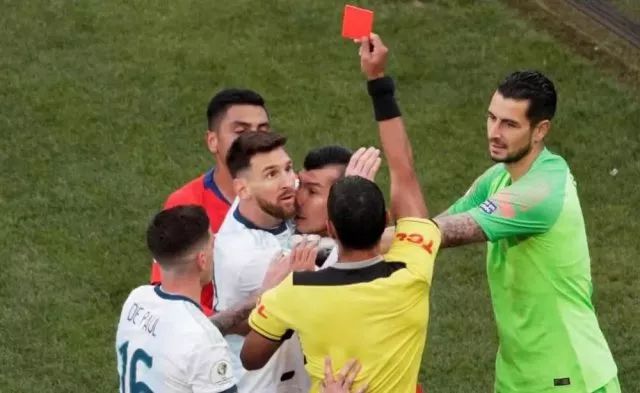 「体坛周爆」东北话乱炖:梅西哈登卡哇伊一锅出