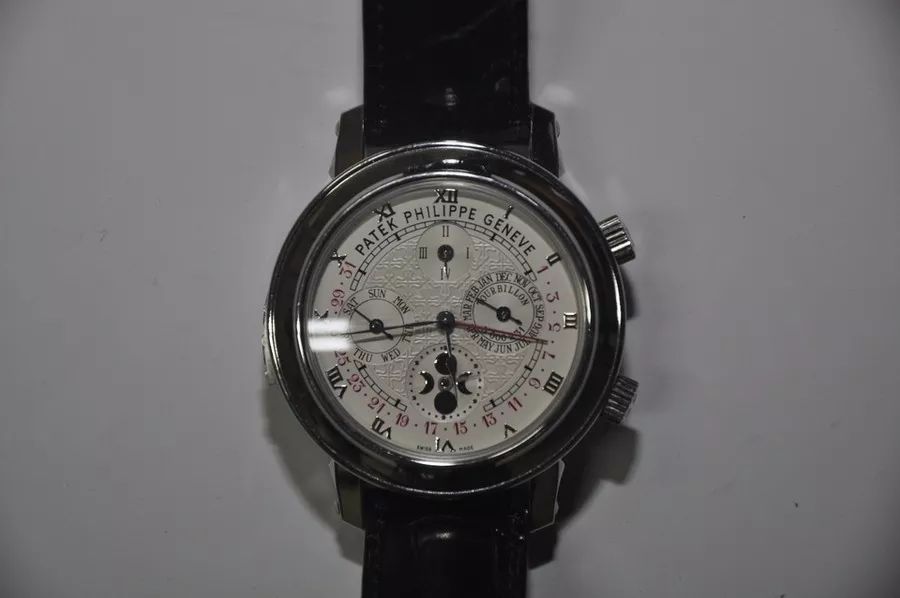 6万人围观!这位贪官的一块手表,起拍价720万元!判决书披露惊人受贿情节