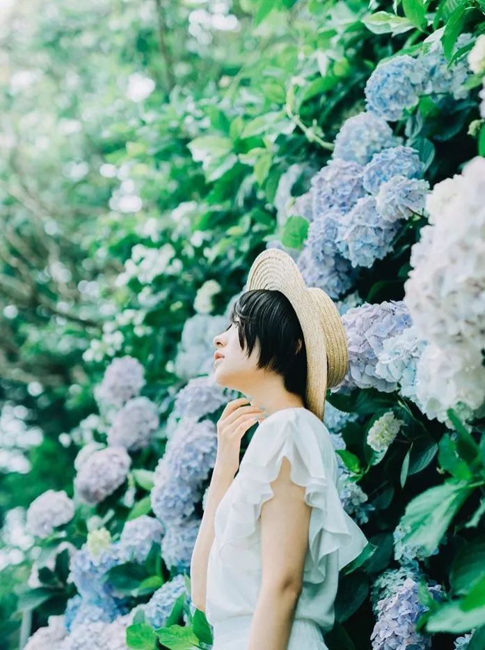 这样拍背影真的太好看了,怎样拍侧脸好看霸气