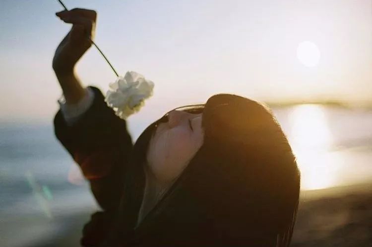 这样拍背影真的太好看了,怎样拍侧脸好看霸气