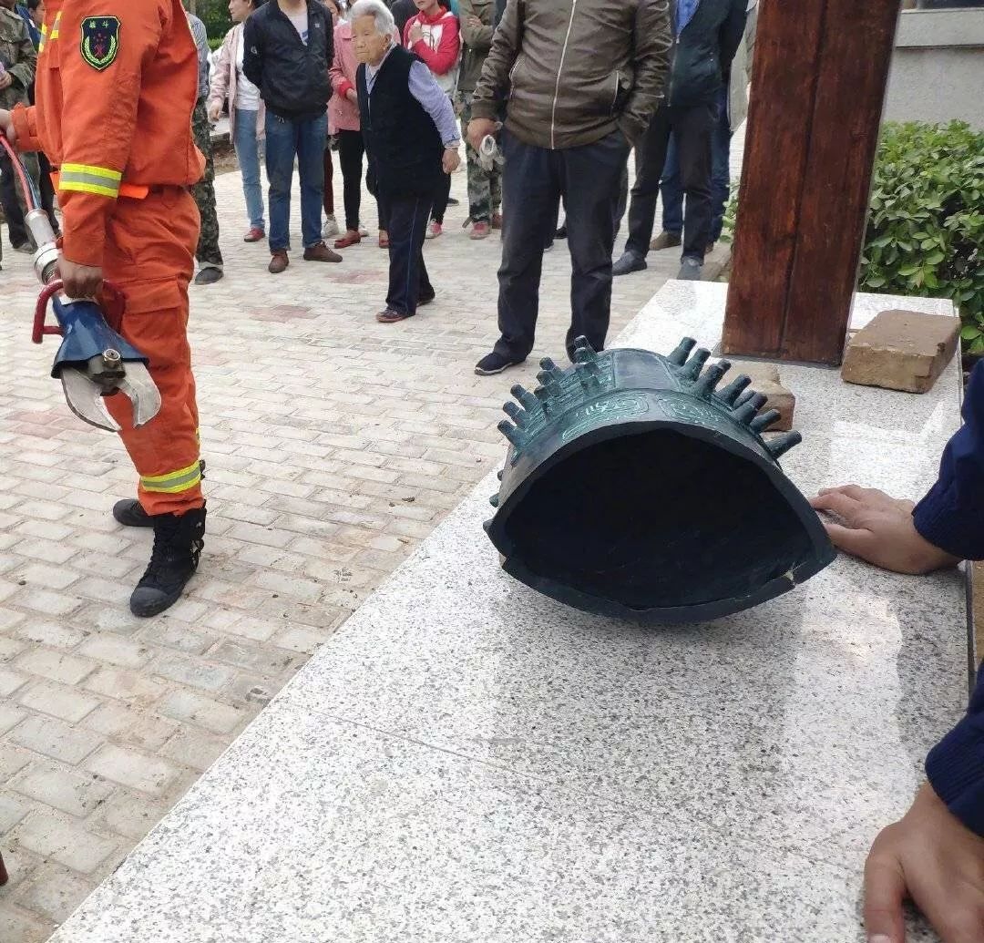 消防员才是人们心目中真正的超人,万能的消防员比什么都有安全感