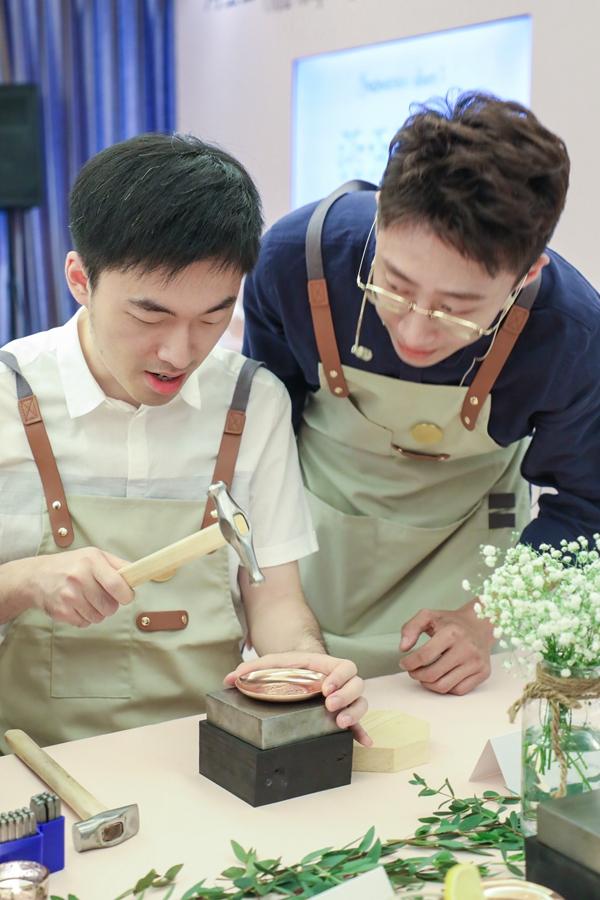 上海周生生活动,周生生promessa形象店