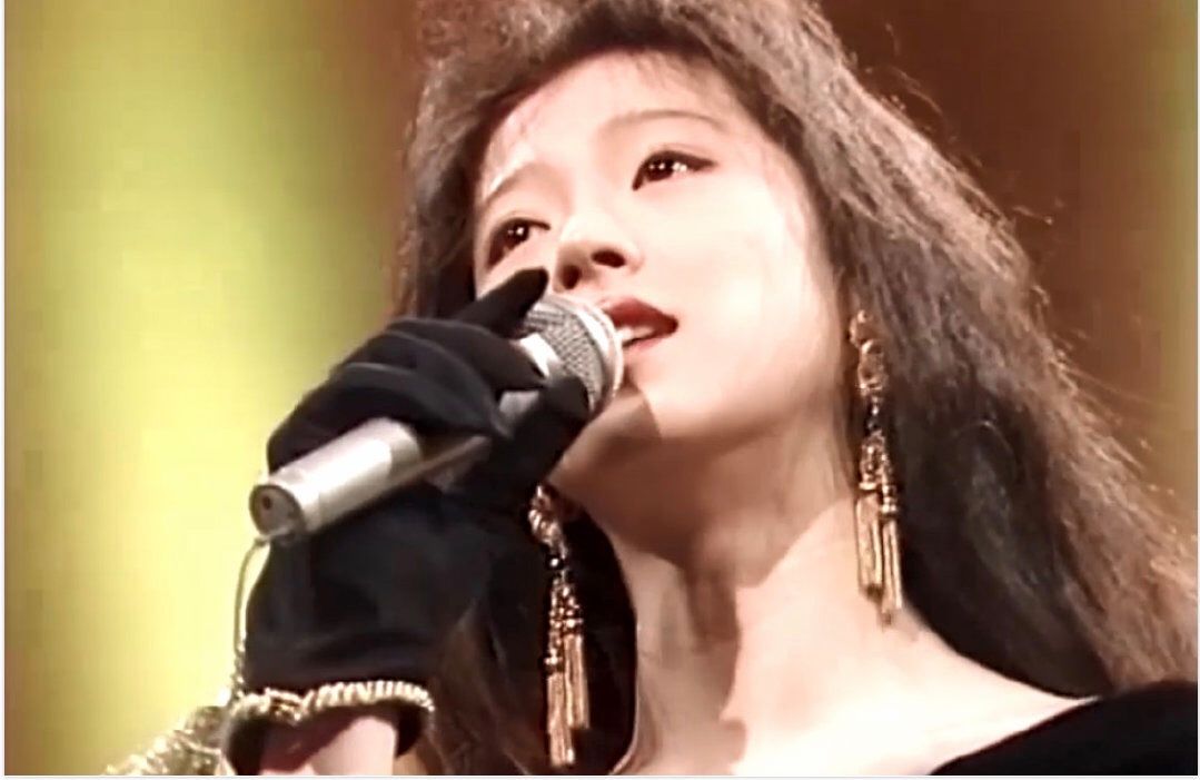 在新人选秀节目里，我看到了一位复古歌姬