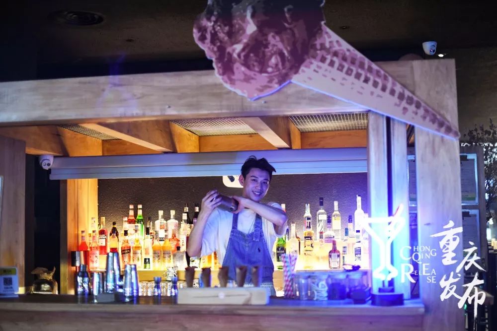 山城重庆夜晚如此宁静而美丽,夜晚的重庆格外迷人