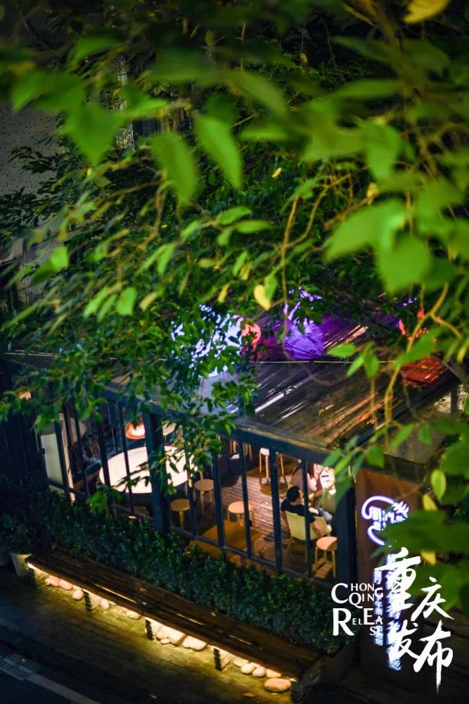 山城重庆夜晚如此宁静而美丽,夜晚的重庆格外迷人