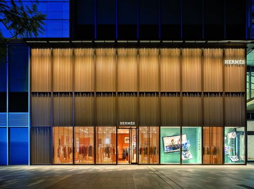 名创优品获墨西哥首富战略融资；京东开首家奢侈品护理实体店；钟书阁开进三四线城市|猫头鹰周报