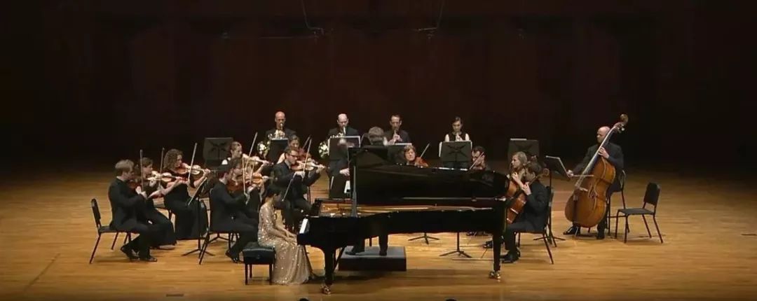 一场汇集了各种经典曲目的音乐会,每一张唱片背后的音乐