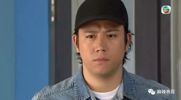 劈腿粉丝生子,刚结婚就被爆脚踩5条船,这…