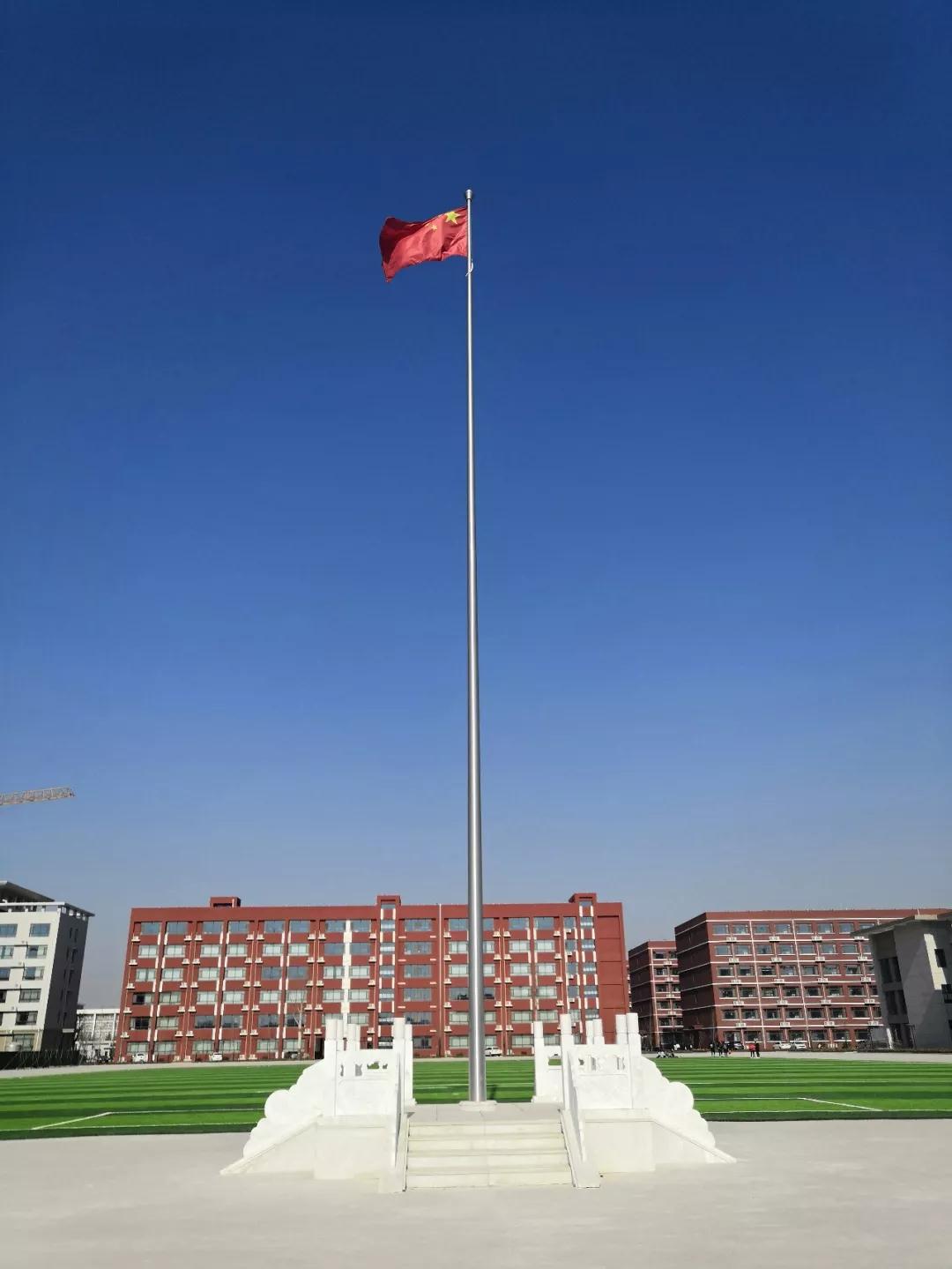 徜徉在美丽的金平湖畔,徜徉在北大校园