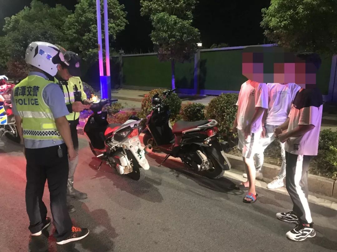 鹰潭鬼火,鹰潭交警查摩托车