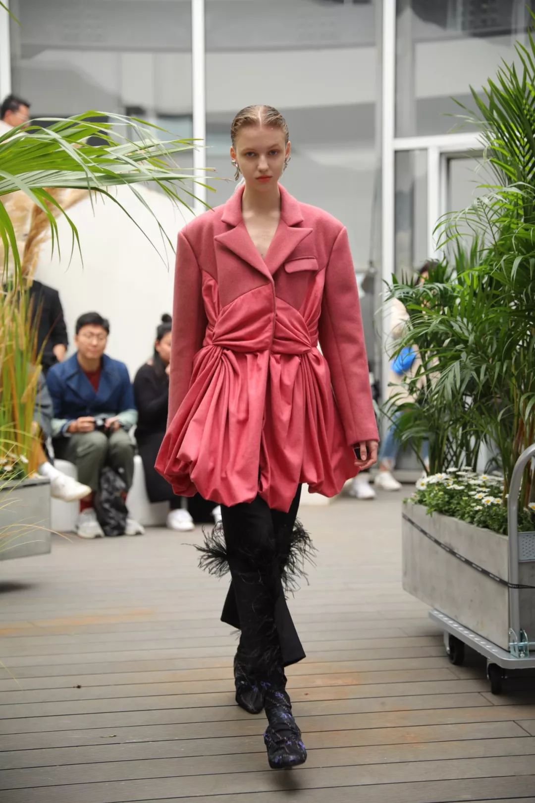 21年秋冬女装流行趋势,21年秋冬女装流行色