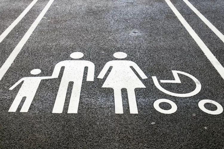 中国式育儿和美国式育儿的区别,中国和西方育儿区别是什么